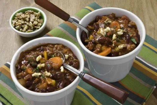 Brilliant Chili Topped with Walnuts