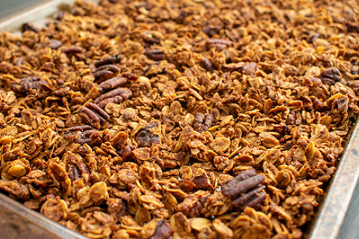 Granola with Oatmeal, Coconut, and Pecans