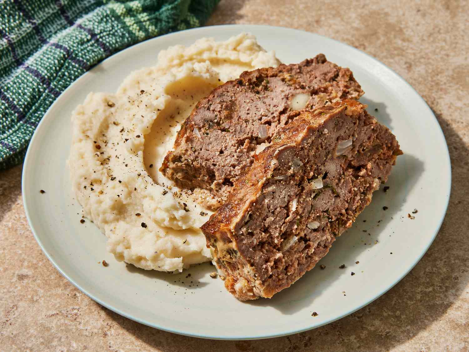 Low-Carb Meatloaf with Pork Rinds