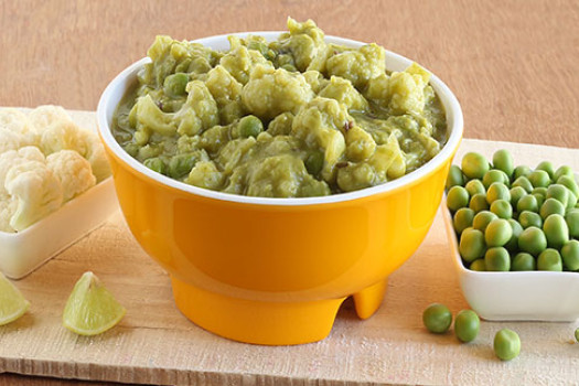 Microwave Cauliflower and Peas in Cream Sauce