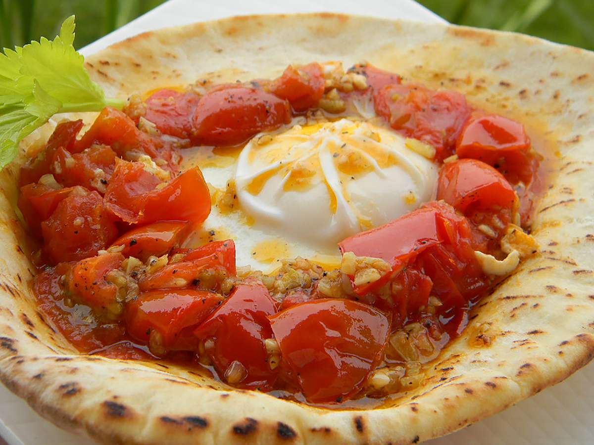Shakshuka (Middle Eastern Baked Eggs)