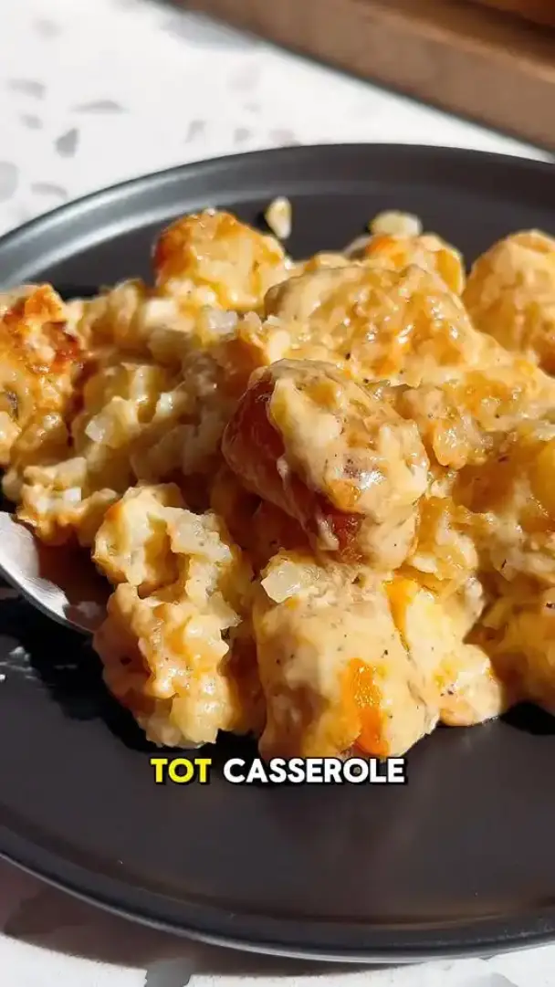Cheesy Garlic Tater Tot Casserole