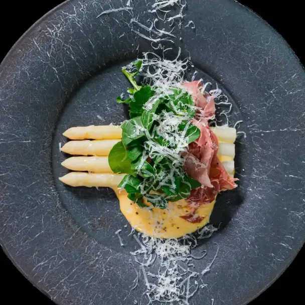 ホワイトアスパラの生ハムとルッコラ添え