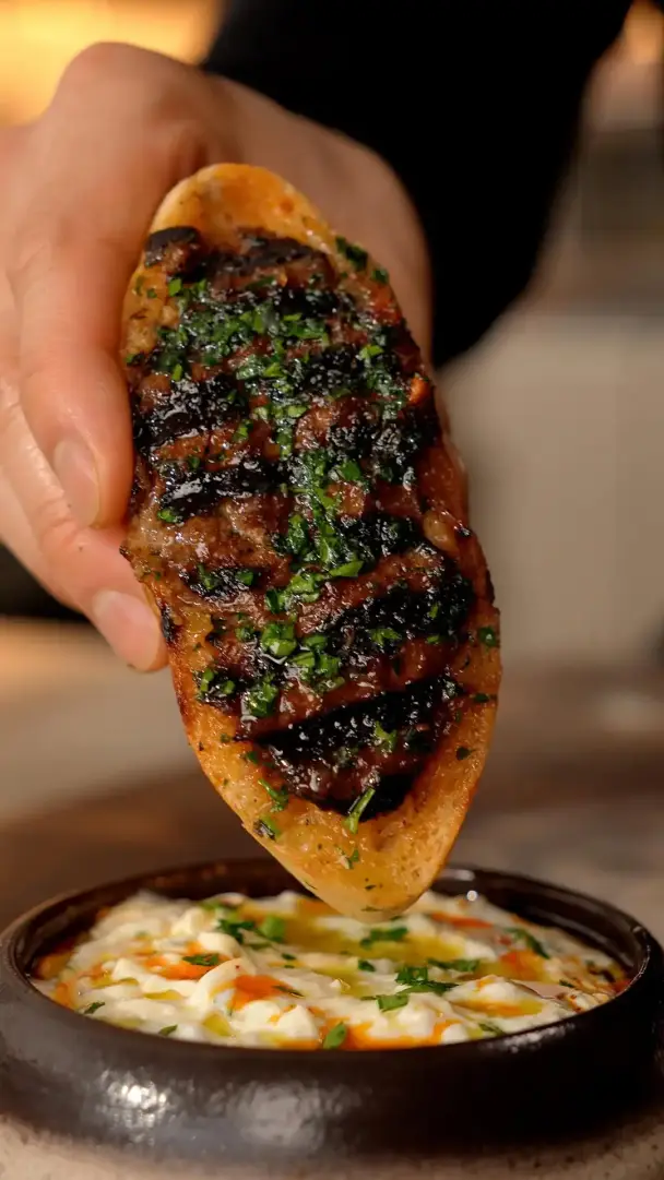 アレイエスとガーリックソース