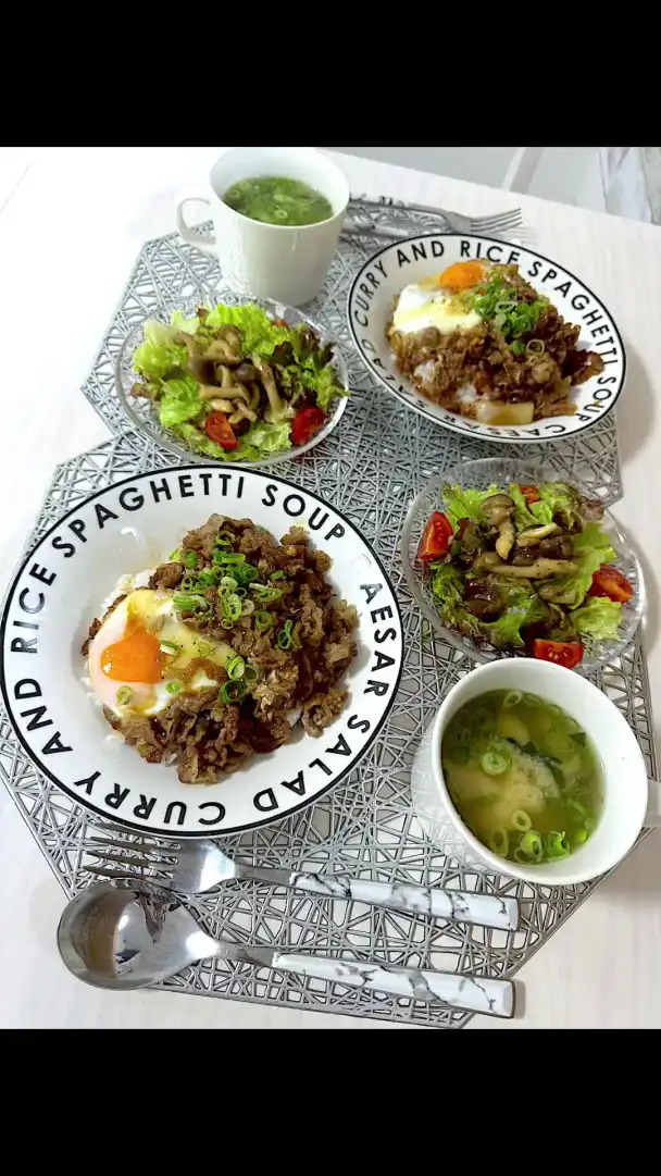 すき焼き風牛丼定食