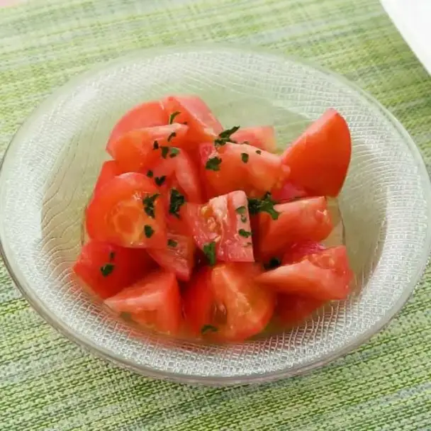 シンプルなトマトのマリネ