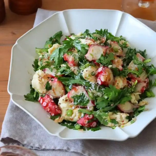 タコと春菊とモッツァレラのマリネ