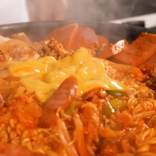 具材たっぷりプデチゲ