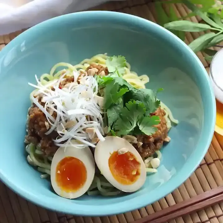 汁なし担々麺