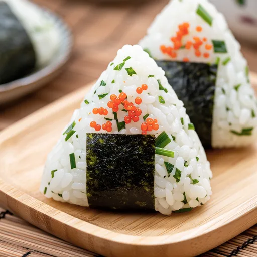 とろろ昆布と赤しそふりかけのおにぎり