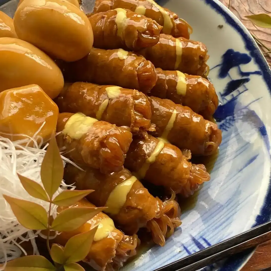 糸蒟蒻の肉巻き煮と里芋の煮物