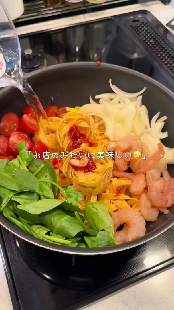 エビトマトクリームパスタ