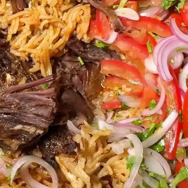 圧力鍋で作る骨付き肉のワンポットビリヤニ