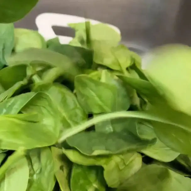 ほうれん草とエビのカレー