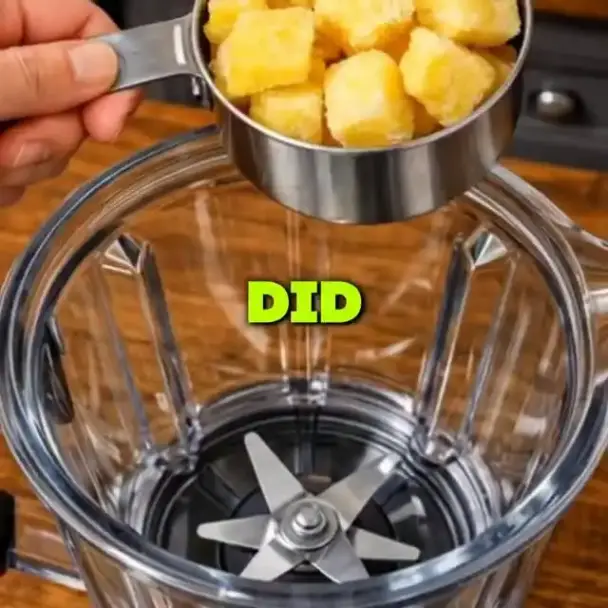 クリーミーなトロピカルパイナップルアイスクリーム