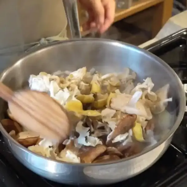 きのこのシーフード温サラダ