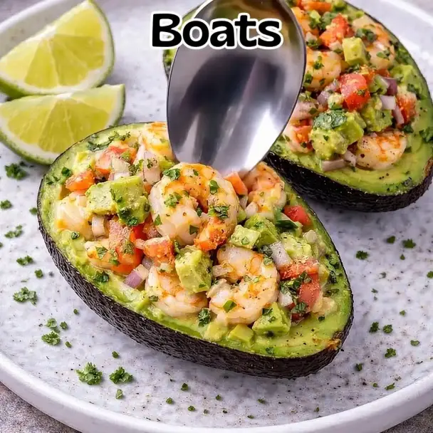 エビとアボカドのボート